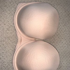 Supportive strapless bra